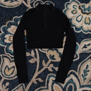 Astoria Activewear black long sleeve ribbed crop top